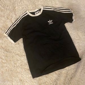 Adidas x Ubran outfitters trendy t-shirt